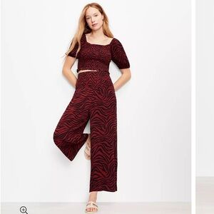 NWT! Loft beach red and black print set. Ruched touch and ruched waistbands